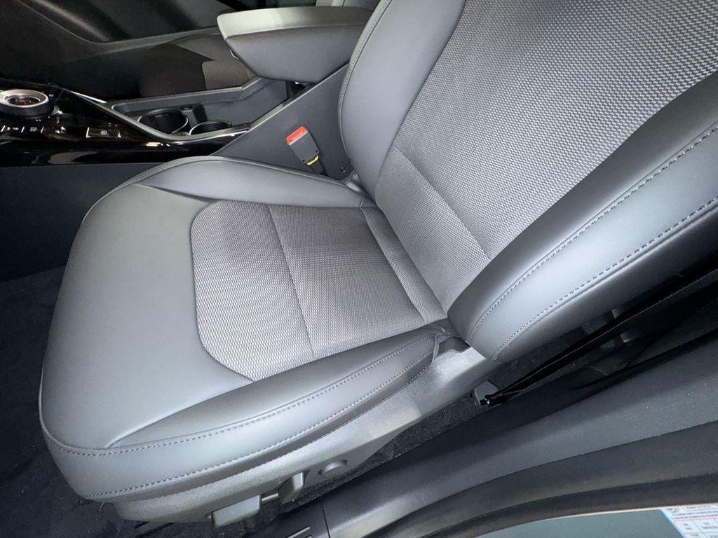 new 2025 Kia Niro EV car, priced at $33,817