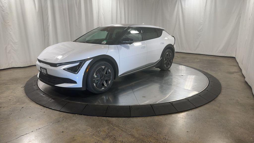new 2025 Kia EV6 car, priced at $49,287
