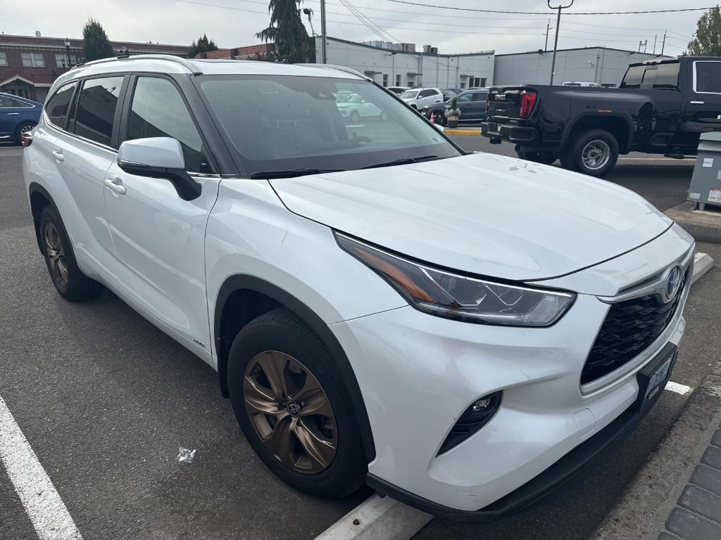 used 2023 Toyota Highlander Hybrid car, priced at $44,067