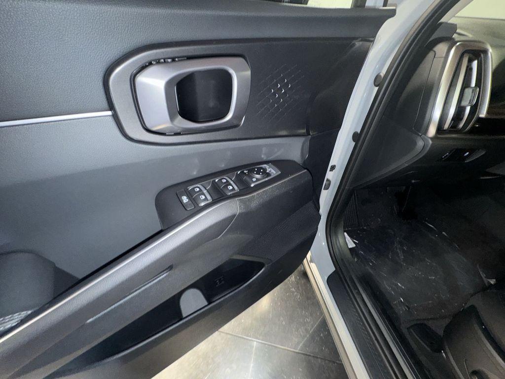 new 2025 Kia Sorento car, priced at $38,392