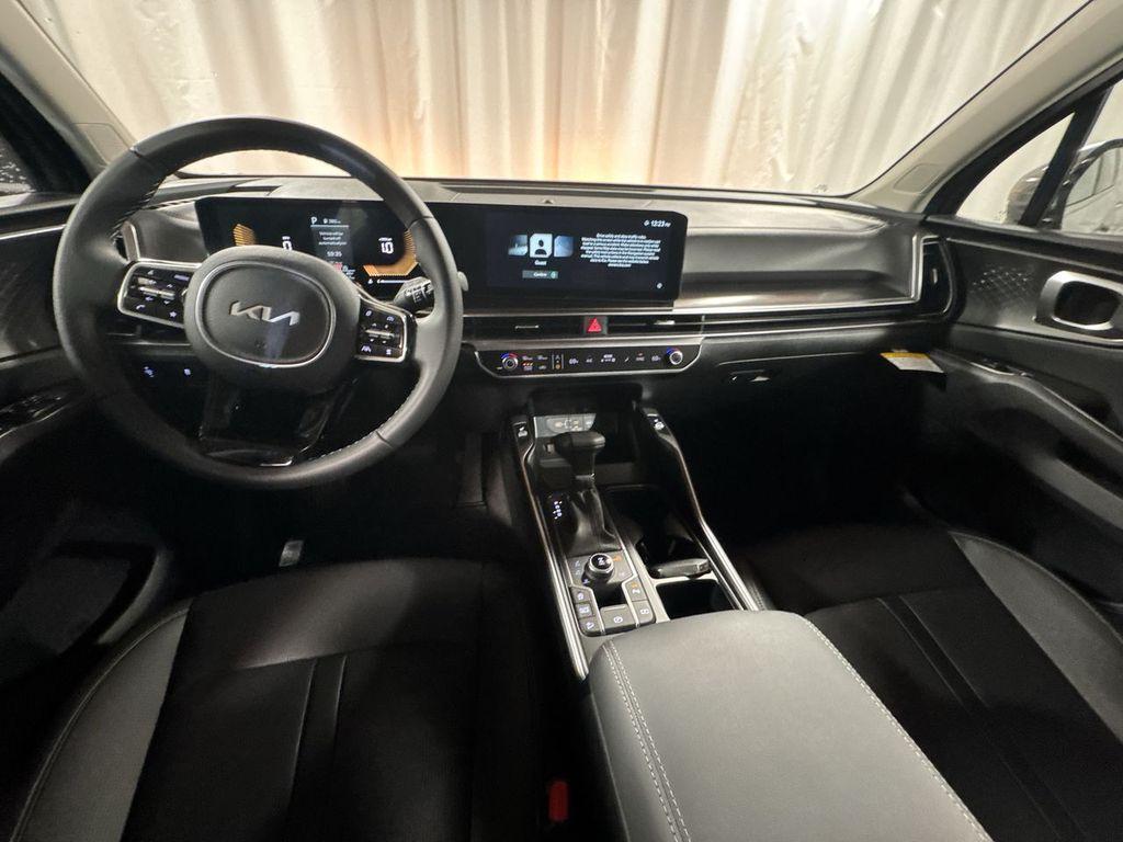 new 2025 Kia Sorento car, priced at $38,392