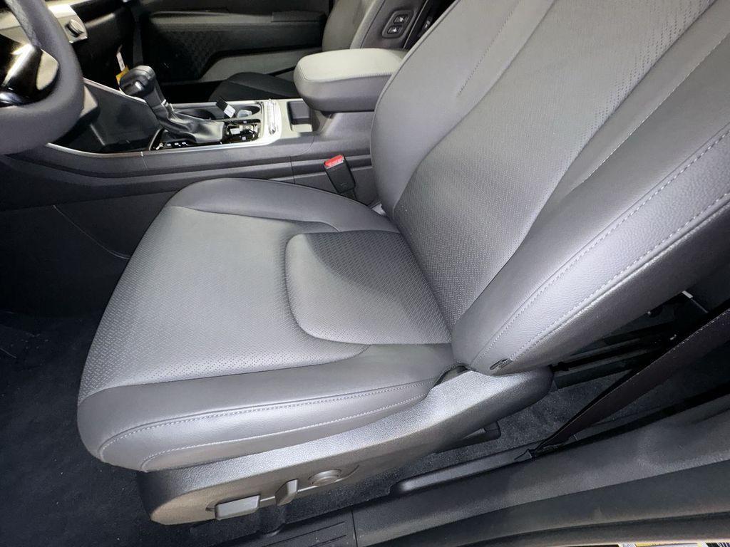 new 2025 Kia Carnival car, priced at $47,276