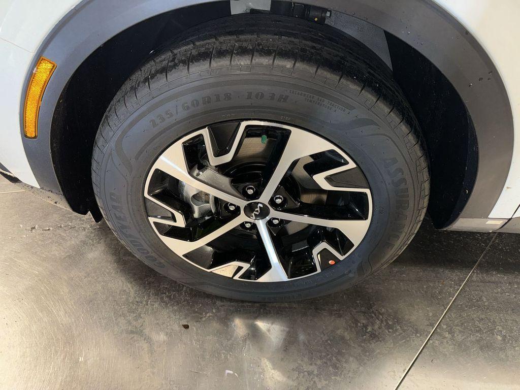 new 2025 Kia Sportage Hybrid car, priced at $35,175
