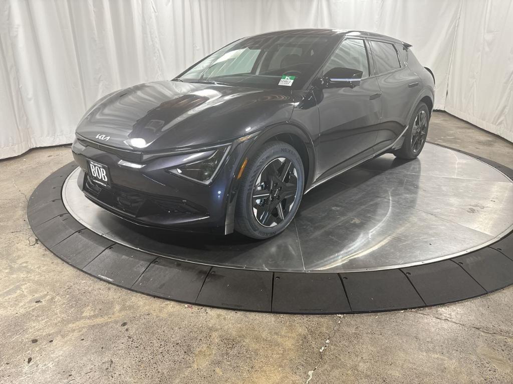 new 2025 Kia EV6 car, priced at $45,178