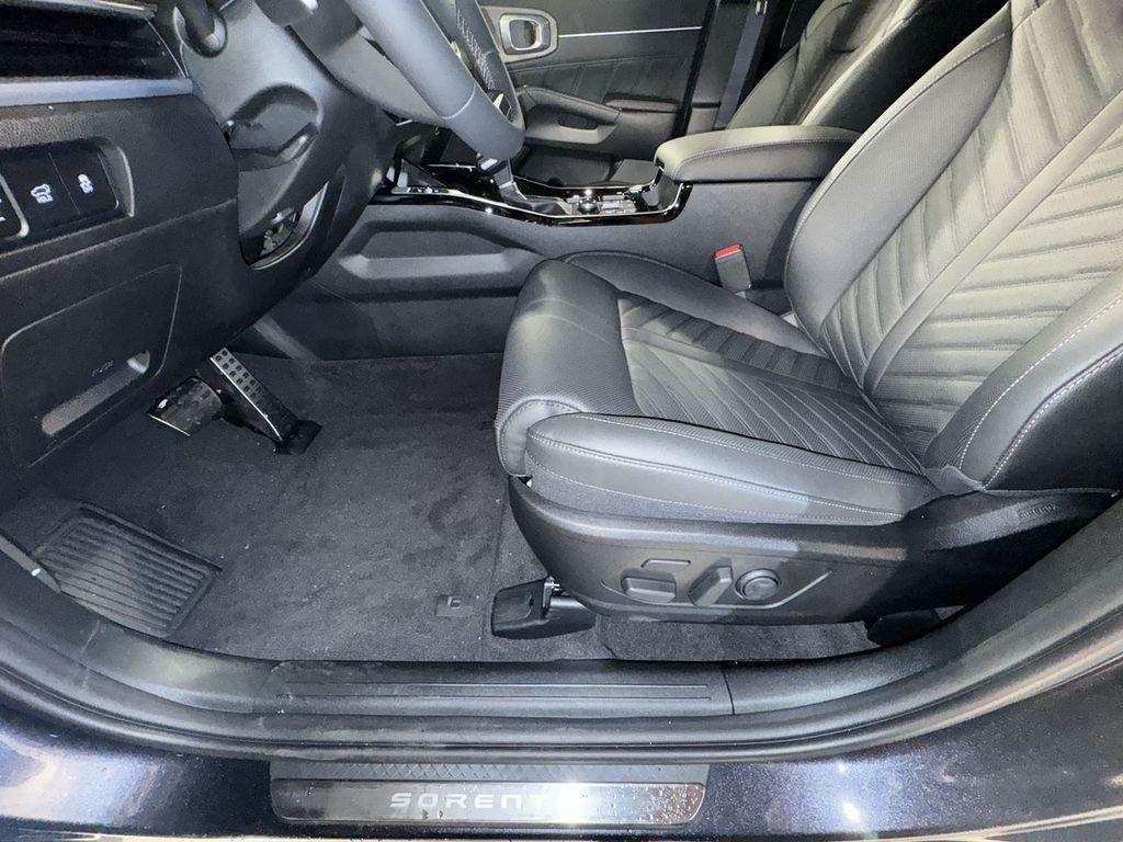 new 2025 Kia Sorento car, priced at $45,733