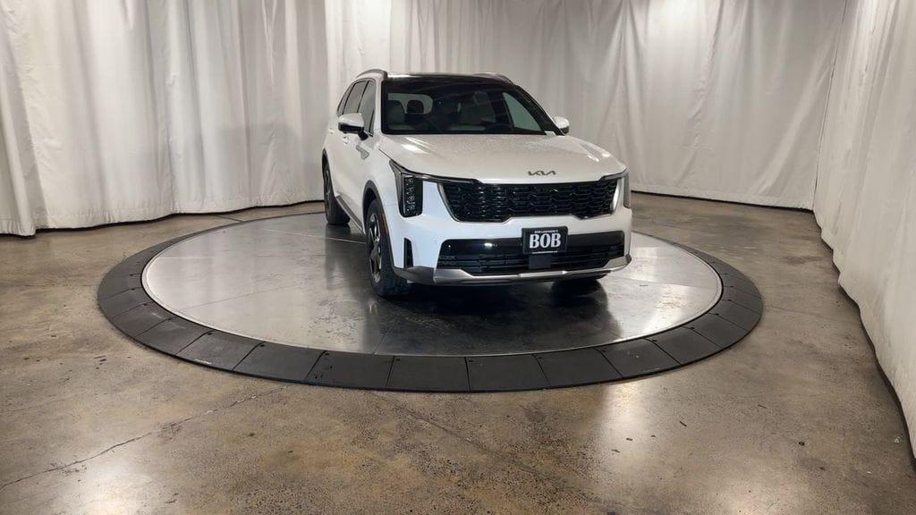 new 2025 Kia Sorento Hybrid car, priced at $48,167