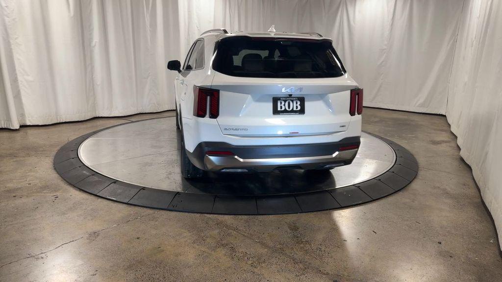 new 2025 Kia Sorento Hybrid car, priced at $48,167