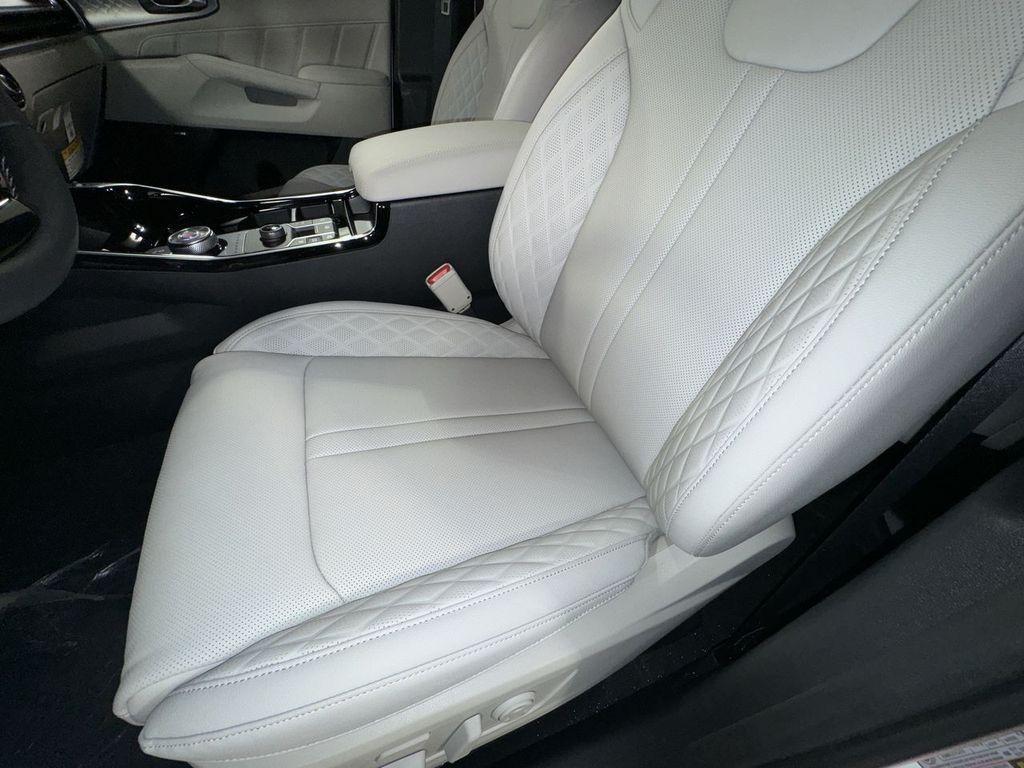 new 2025 Kia Sorento Hybrid car, priced at $48,167