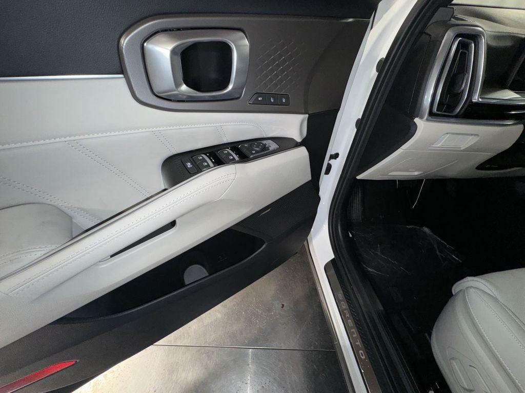 new 2025 Kia Sorento Hybrid car, priced at $48,167