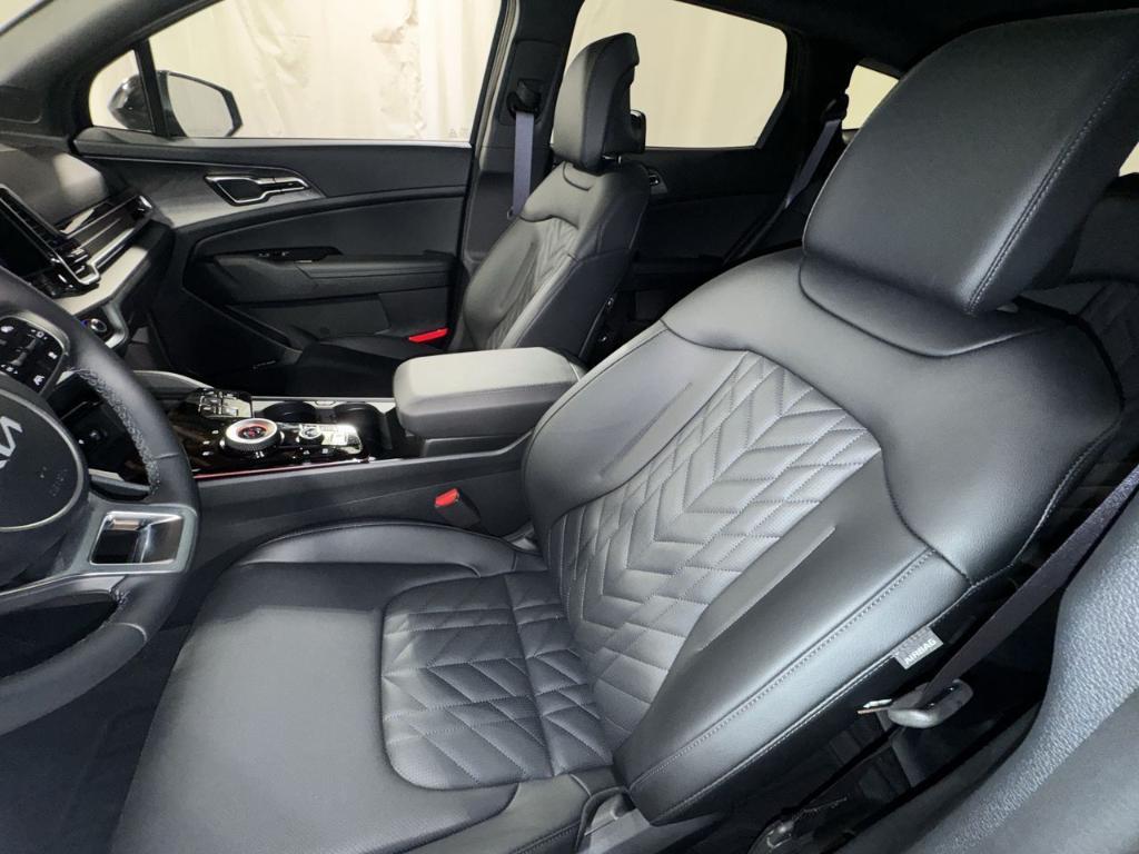 new 2025 Kia Sportage Plug-In Hybrid car, priced at $45,697