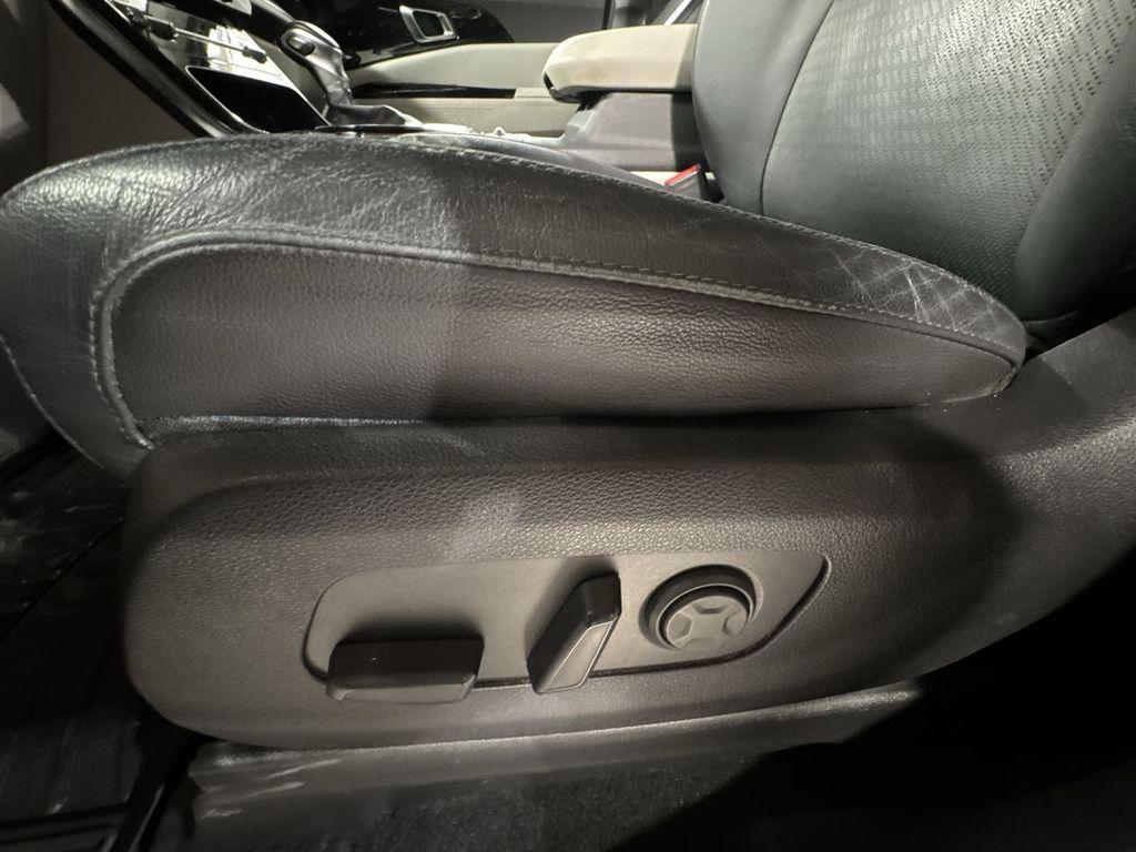 used 2022 Kia Carnival car, priced at $28,711