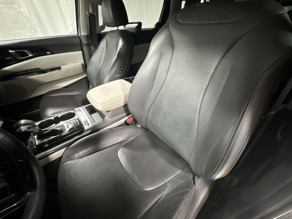 used 2022 Kia Carnival car, priced at $28,711