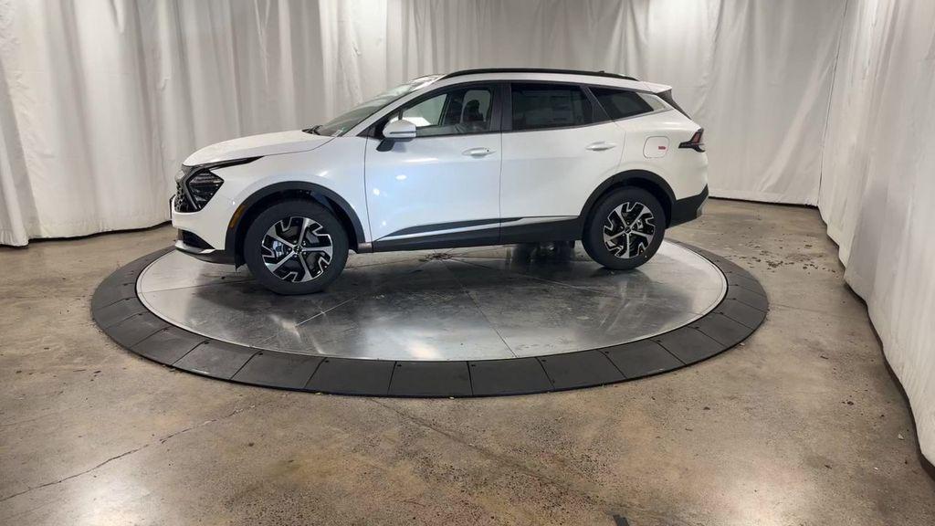 new 2025 Kia Sportage Hybrid car, priced at $34,090