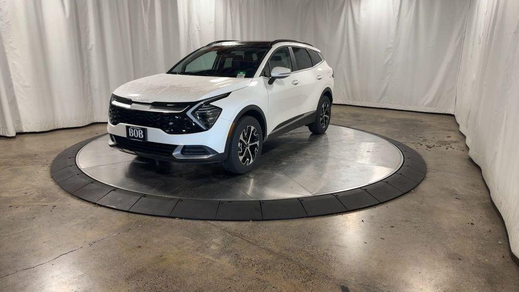 new 2025 Kia Sportage Hybrid car, priced at $34,090