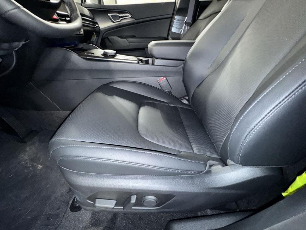 new 2026 Kia Sportage Hybrid car, priced at $35,589