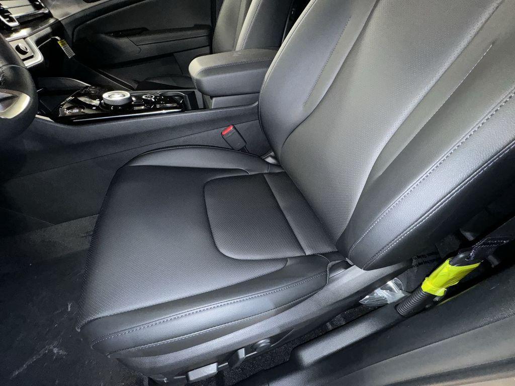 new 2025 Kia Sportage Hybrid car, priced at $33,615