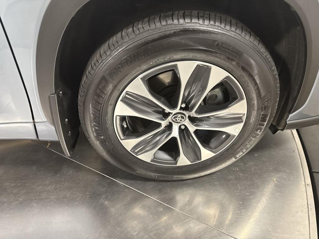 used 2023 Toyota Highlander car, priced at $38,998