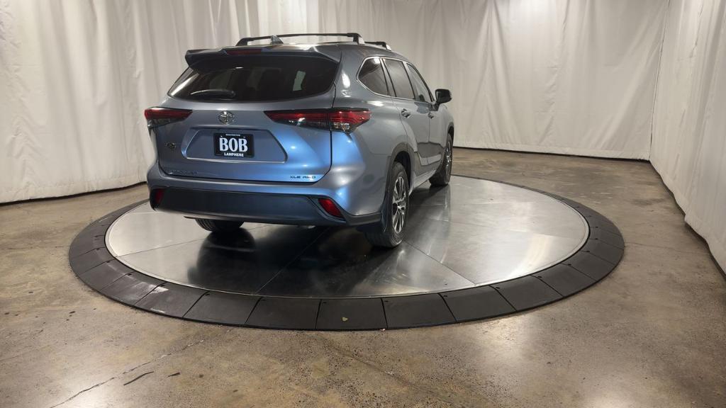 used 2023 Toyota Highlander car, priced at $38,998