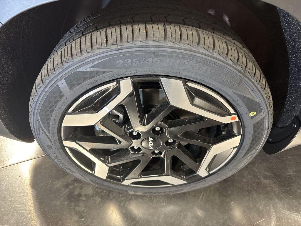 new 2025 Kia Seltos car, priced at $32,888