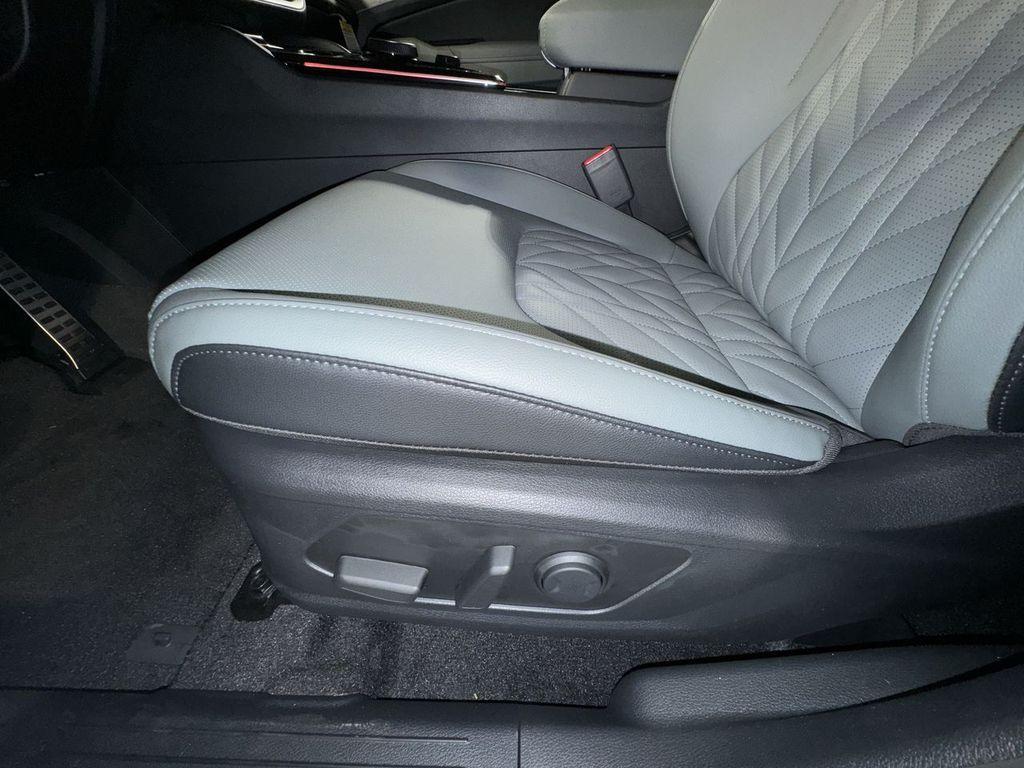 new 2025 Kia Sportage Plug-In Hybrid car, priced at $44,474