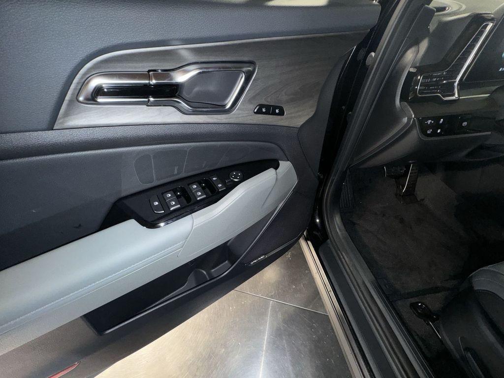 new 2025 Kia Sportage Plug-In Hybrid car, priced at $44,474