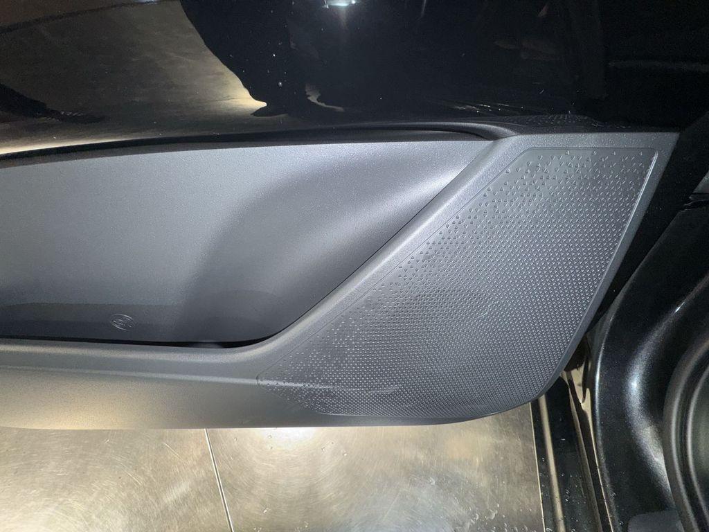 new 2025 Kia Niro car, priced at $29,695