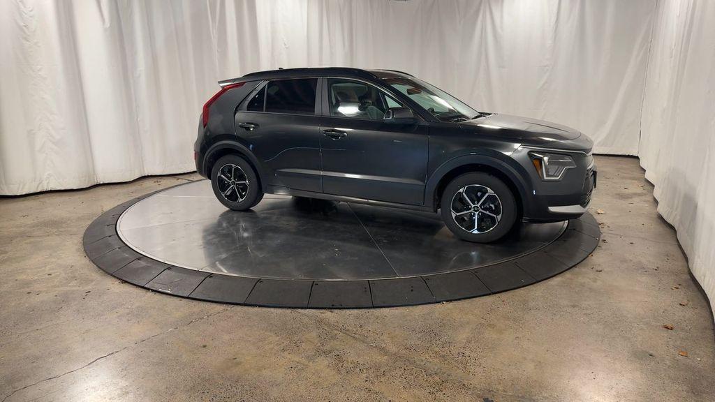 new 2025 Kia Niro car, priced at $29,695