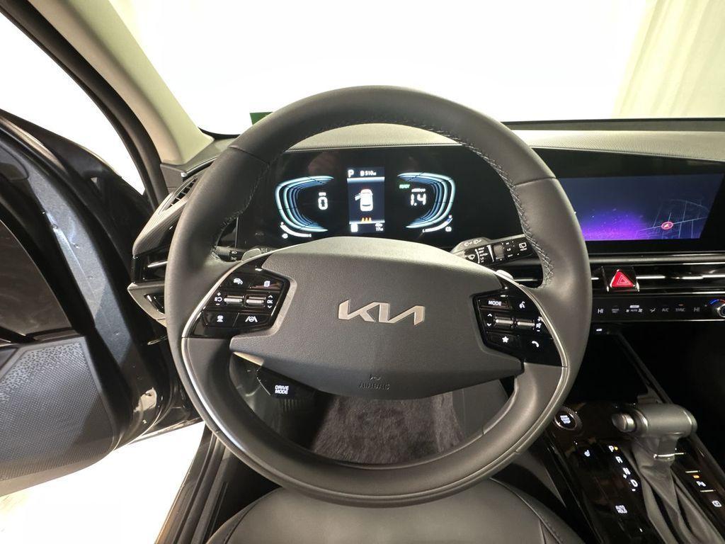 new 2025 Kia Niro car, priced at $29,695