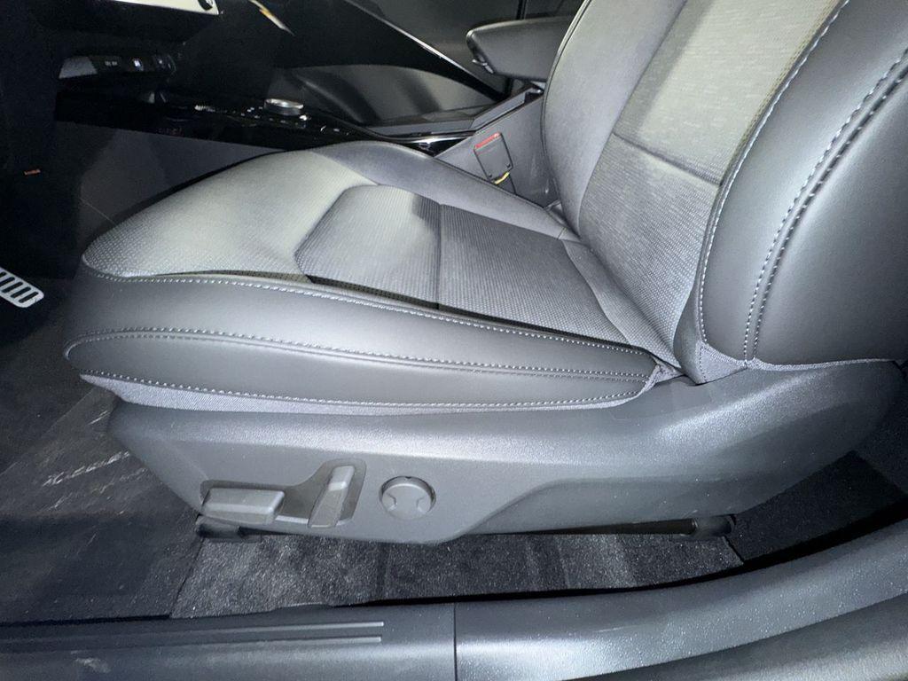 new 2025 Kia Niro Plug-In Hybrid car, priced at $40,145