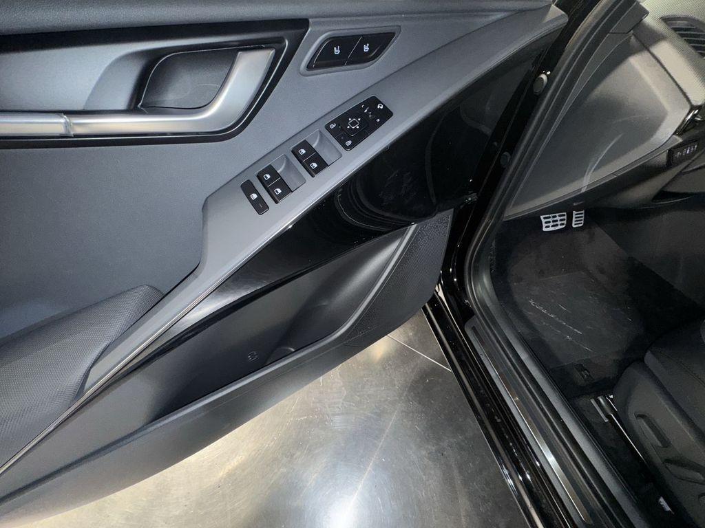 new 2025 Kia Niro Plug-In Hybrid car, priced at $40,145