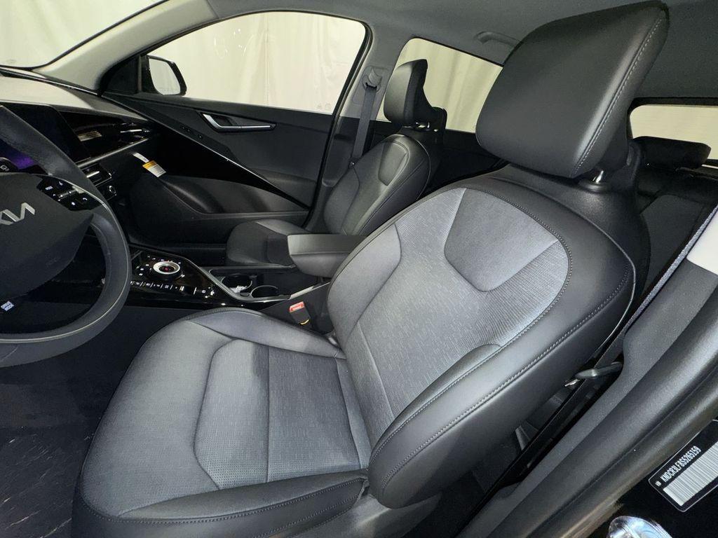 new 2025 Kia Niro Plug-In Hybrid car, priced at $40,145