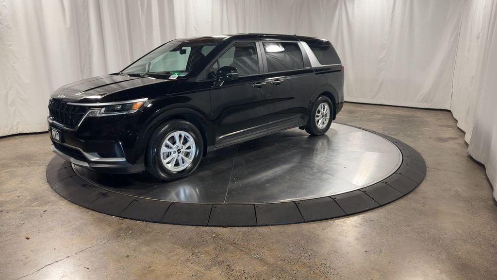 used 2024 Kia Carnival car, priced at $34,766
