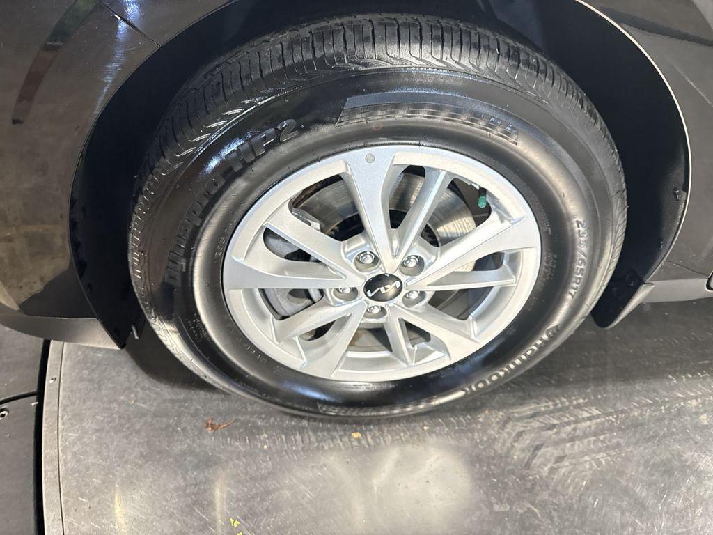 used 2024 Kia Carnival car, priced at $34,766