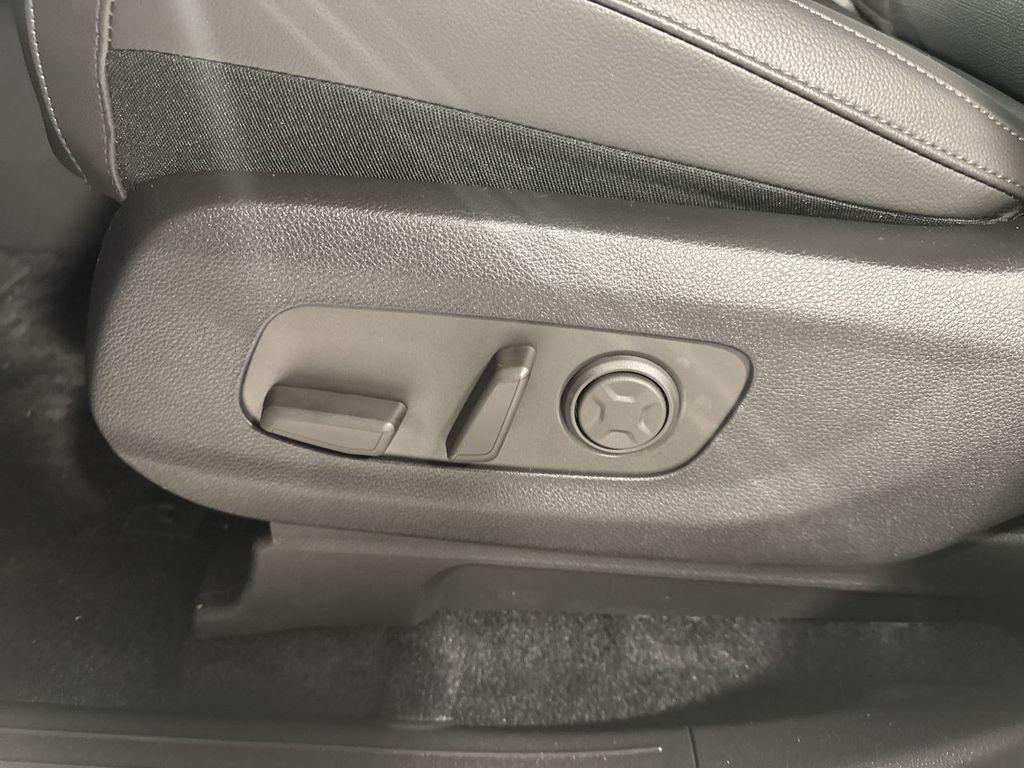new 2026 Kia Carnival car, priced at $55,285