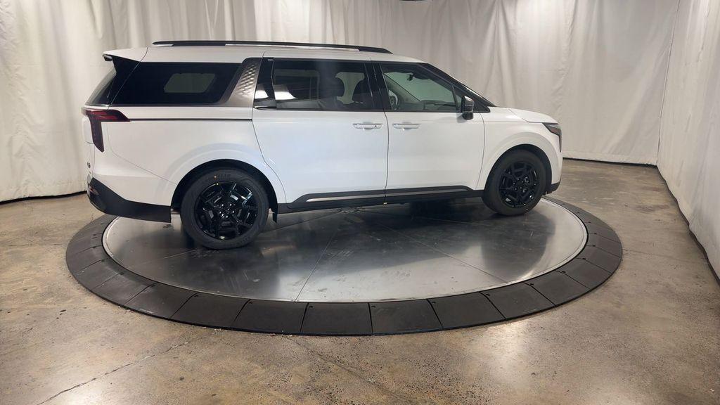 new 2026 Kia Carnival car, priced at $55,285