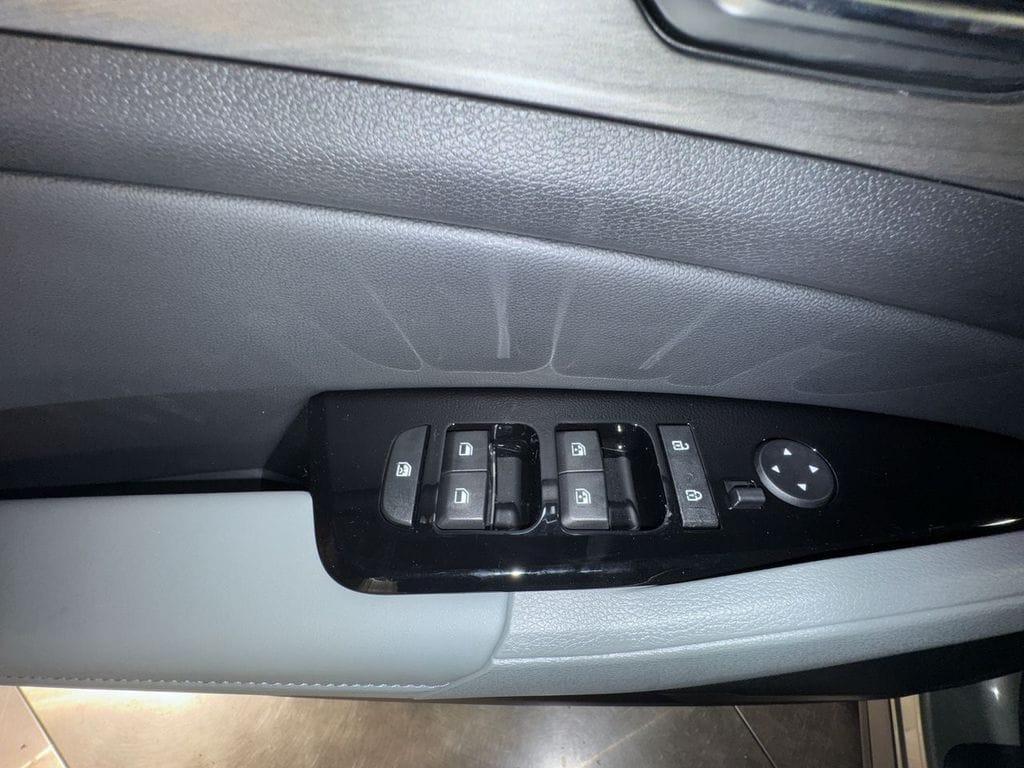 new 2025 Kia Sportage Plug-In Hybrid car, priced at $41,165