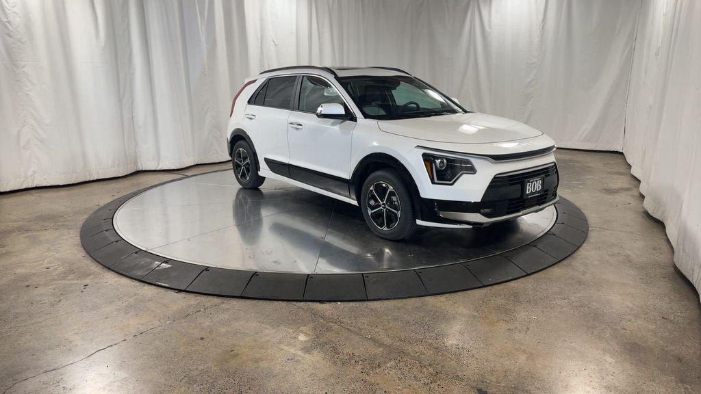 new 2025 Kia Niro car, priced at $34,052
