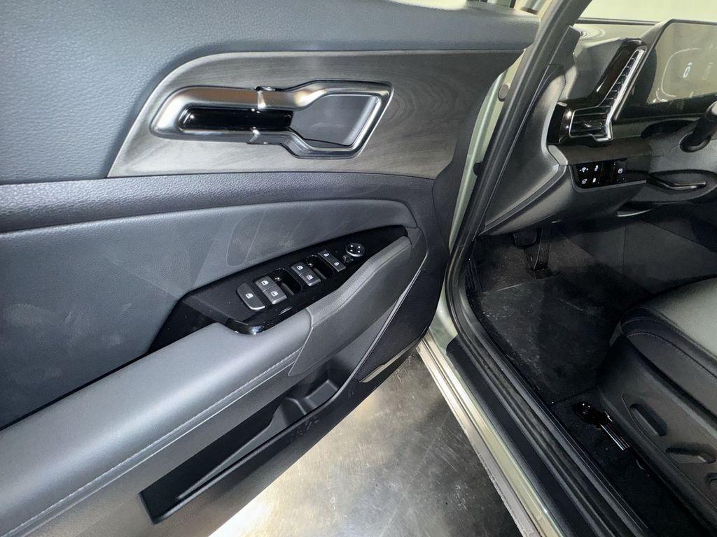 new 2025 Kia Sportage Plug-In Hybrid car, priced at $40,881