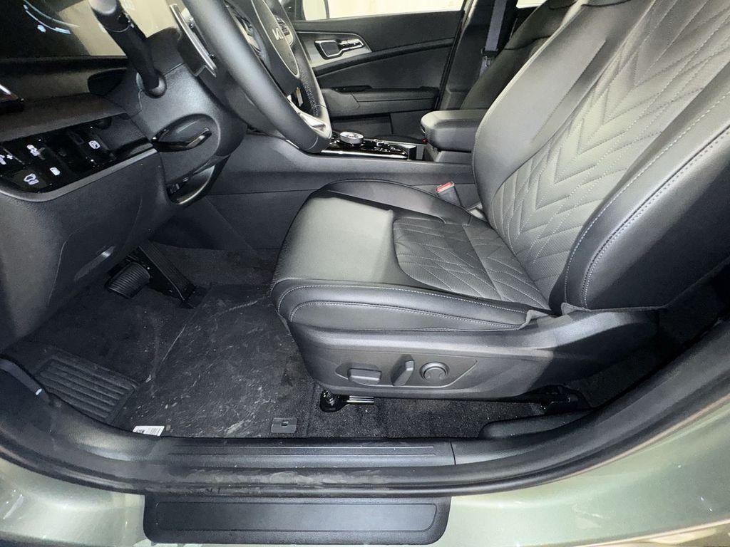 new 2025 Kia Sportage Plug-In Hybrid car, priced at $40,881