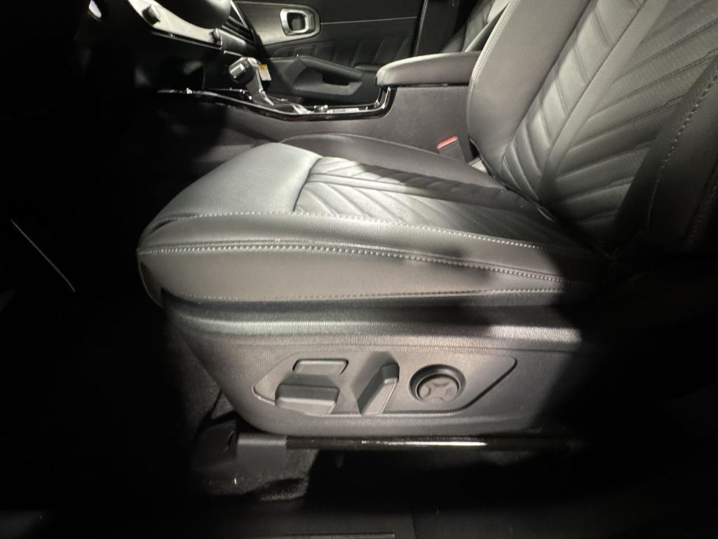 new 2025 Kia Sorento car, priced at $44,754