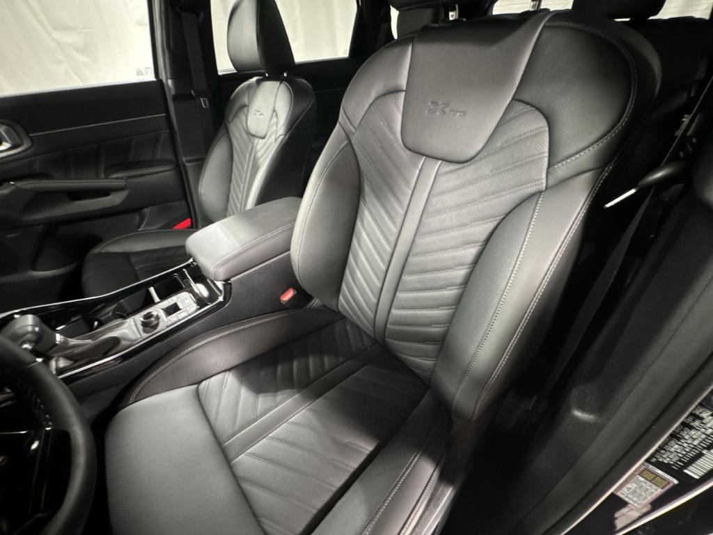 new 2025 Kia Sorento car, priced at $44,754