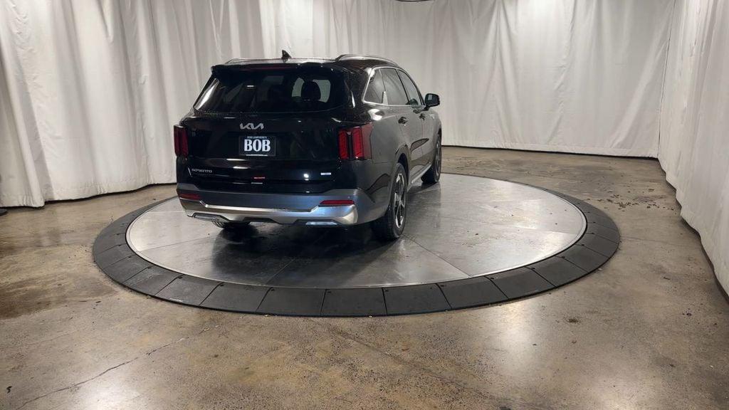new 2025 Kia Sorento Hybrid car, priced at $40,990