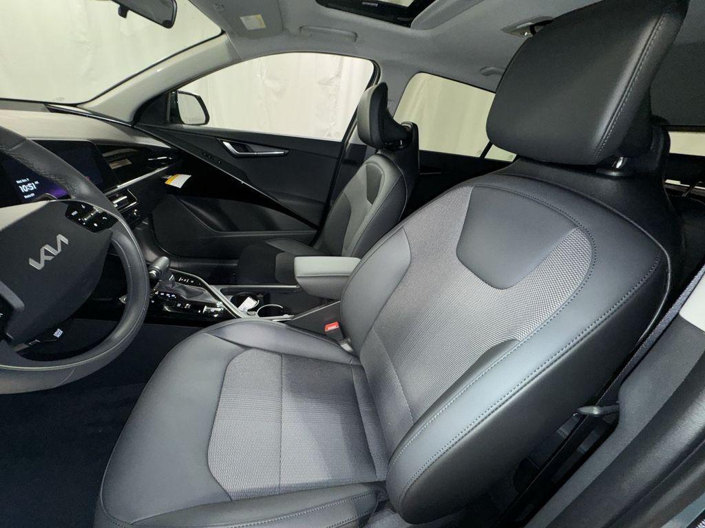 new 2025 Kia Niro car, priced at $32,752