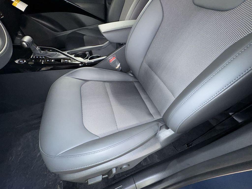 new 2025 Kia Niro car, priced at $29,892