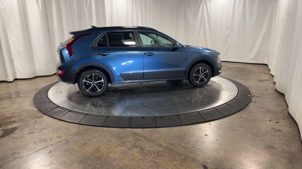 new 2025 Kia Niro car, priced at $29,892