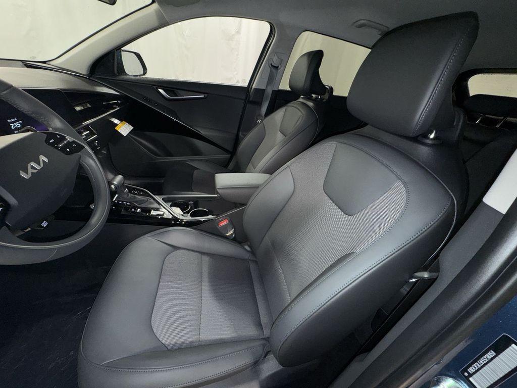 new 2025 Kia Niro car, priced at $29,892