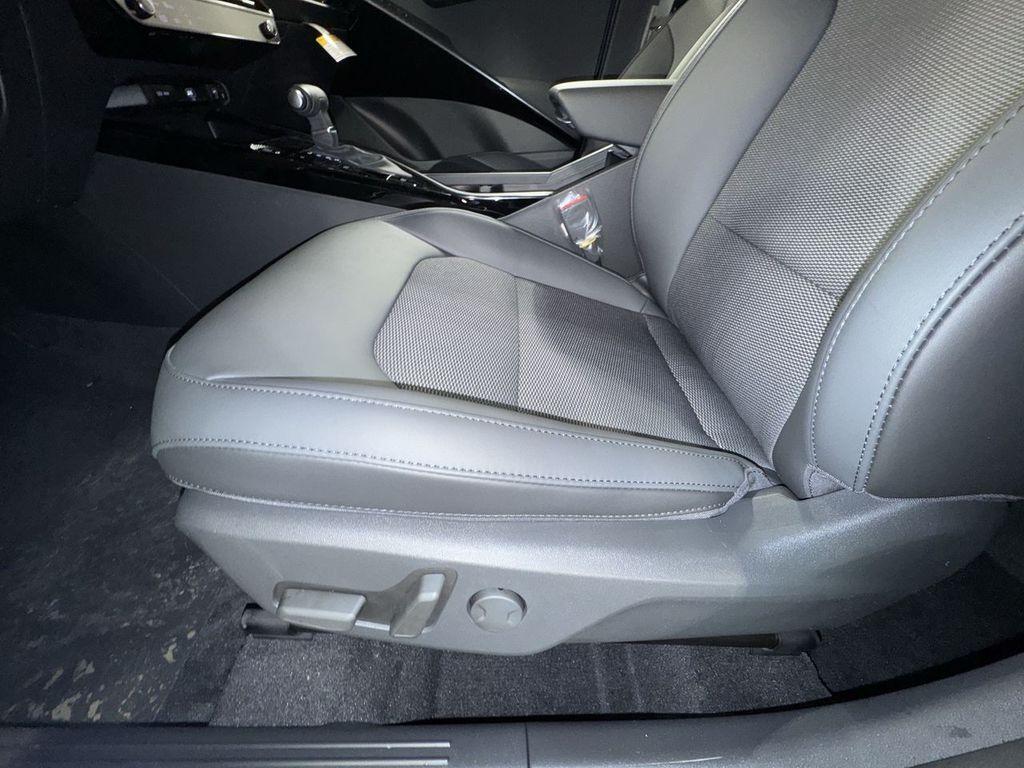 new 2025 Kia Niro car, priced at $29,892