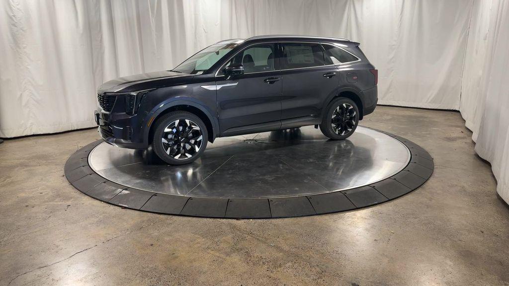 new 2025 Kia Sorento car, priced at $40,546