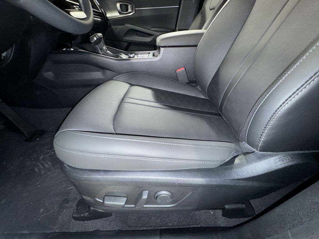 new 2025 Kia Sorento car, priced at $40,546