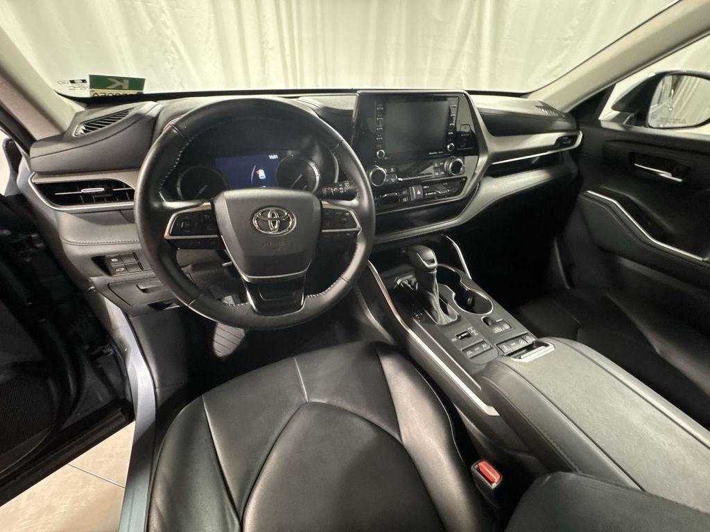 used 2021 Toyota Highlander car, priced at $26,684